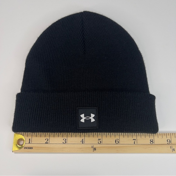Under Armour Unisex Smaller Beanie Black Like New!! - Picture 1 of 9